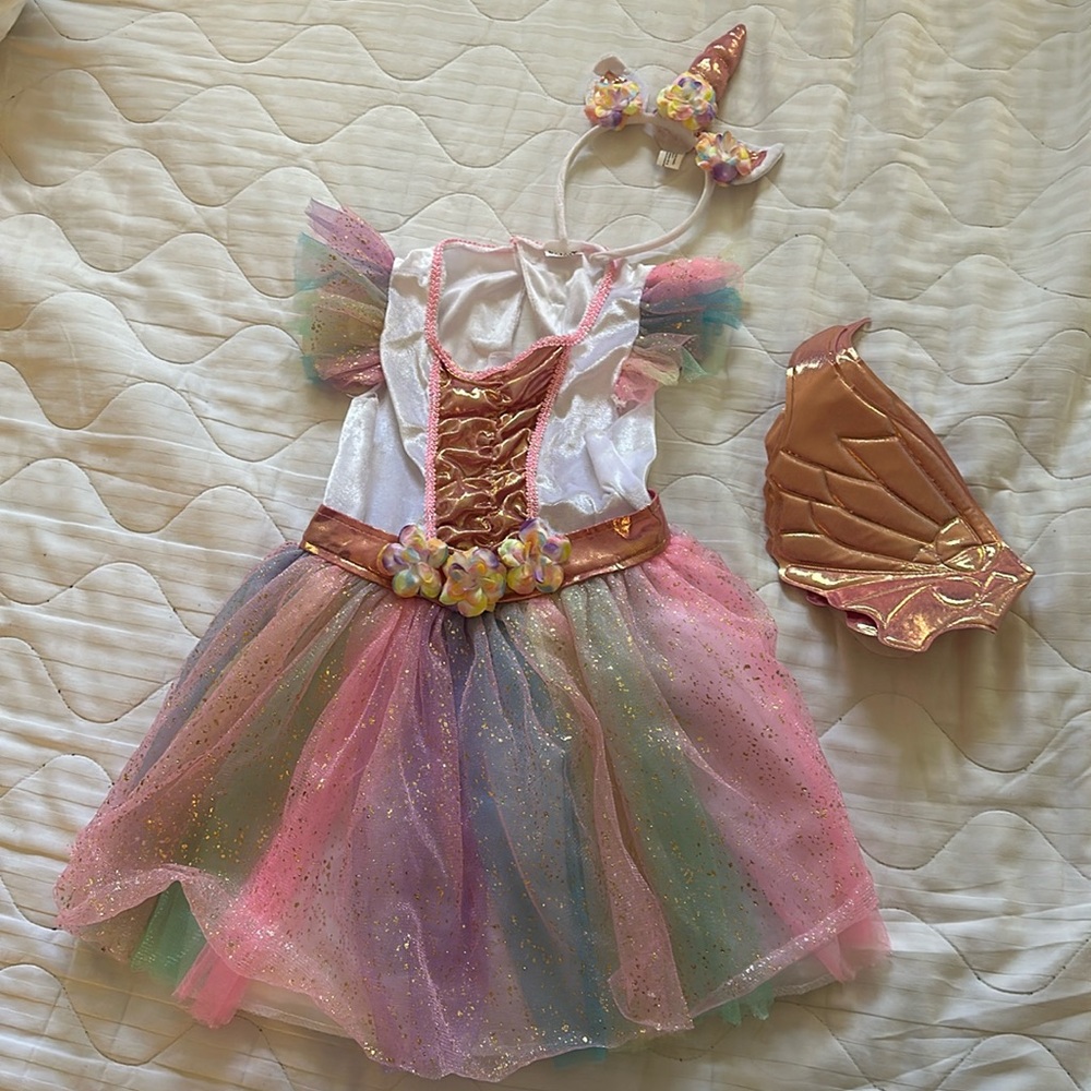 2022 Spirit Halloween Girls Halloween Unicorn Princess costume size S (6)